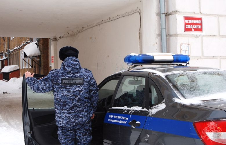 Кировские росгвардейцы задержали подозреваемого в грабеже
