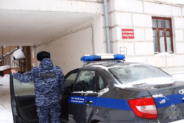 В Кирово-Чепецке сотрудники Росгвардии нашли женщину, которая разыскивалась как без вести пропавшая