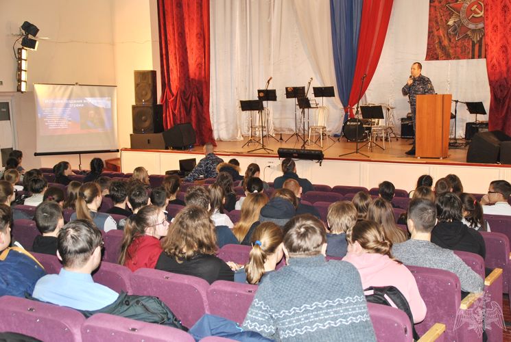 В Кировской области стартовала патриотическая акция Росгвардии «С чего начинается Родина»