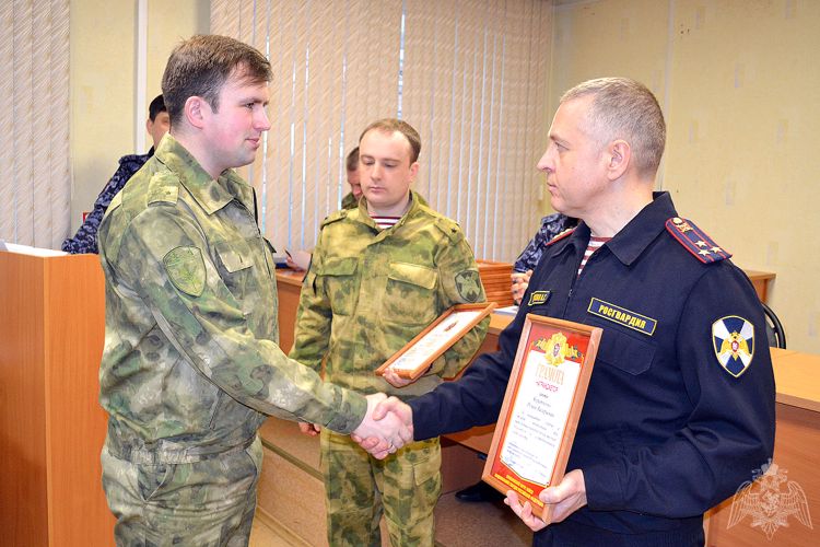 В Управлении Росгвардии по Кировской области состоялось награждение сотрудников и военнослужащих