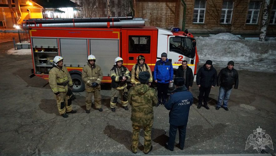 Кировские росгвардейцы совместно с сотрудниками МЧС провели ночные учения