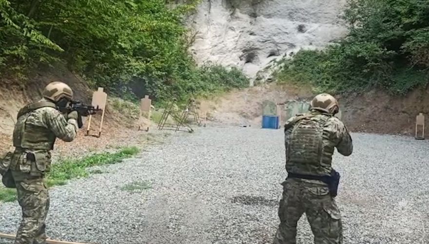 СОТРУДНИКИ ОМОН РОСГВАРДИИ ПОКАЗАЛИ ЛУЧШИЕ РЕЗУЛЬТАТЫ НА СОРЕВНОВАНИЯХ ПО ТАКТИЧЕСКОЙ СТРЕЛЬБЕ В СЕВЕРНОЙ ОСЕТИИ