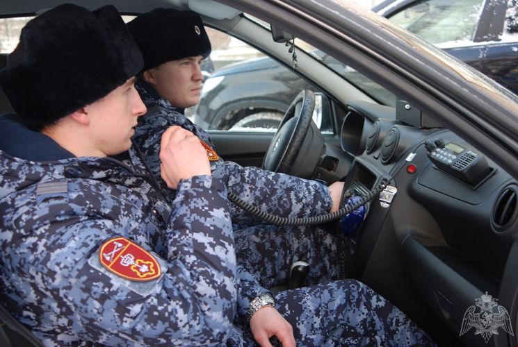Кировские росгвардейцы задержали подозреваемых в кражах из магазина
