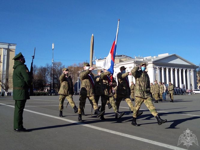 В Кирове военнослужащие Росгвардии принимают участие в репетиции парада Победы