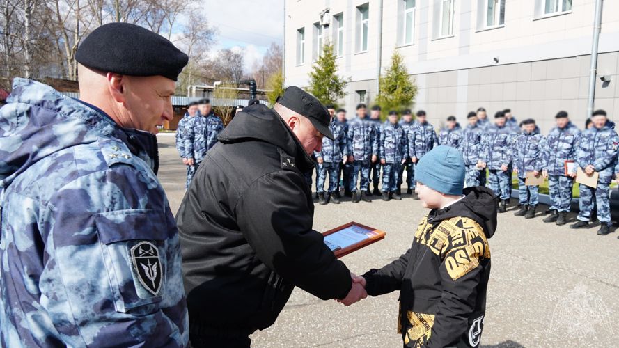 ОМОН Управления Росгвардии по Кировской области отпраздновал 28-ю годовщину образования