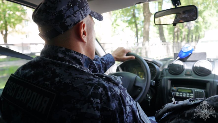 В Кирове росгвардейцы выявили гражданина, подозреваемого в краже металла