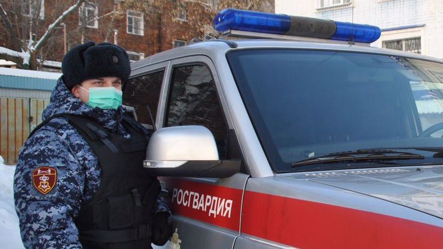 В Кирове росгвардейцы задержали граждан, подозреваемых в приобретении наркотиков