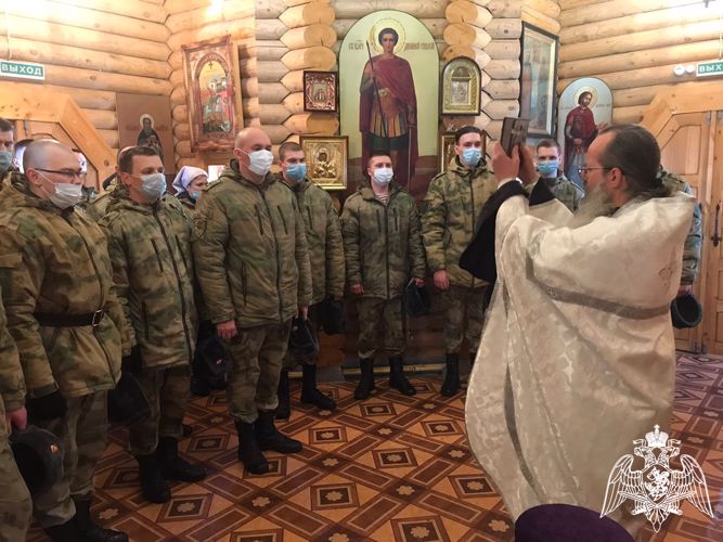 В кировских храмах молятся о здравии российских воинов — участников спецоперации