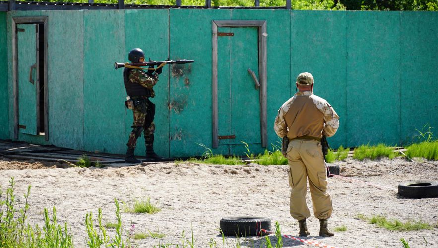 В Кирове состоялся турнир по тактической стрельбе среди сотрудников спецподразделений