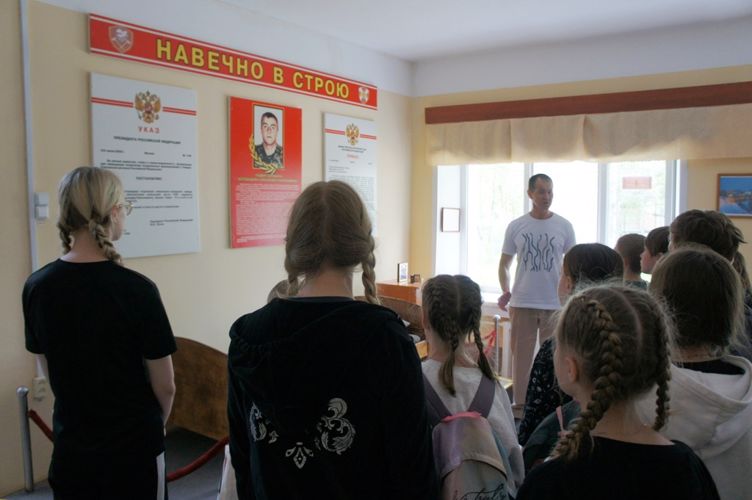 В Кирове подшефные кадеты побывали в гостях у Росгвардейцев