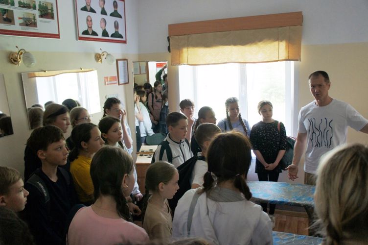 В Кирове подшефные кадеты побывали в гостях у Росгвардейцев