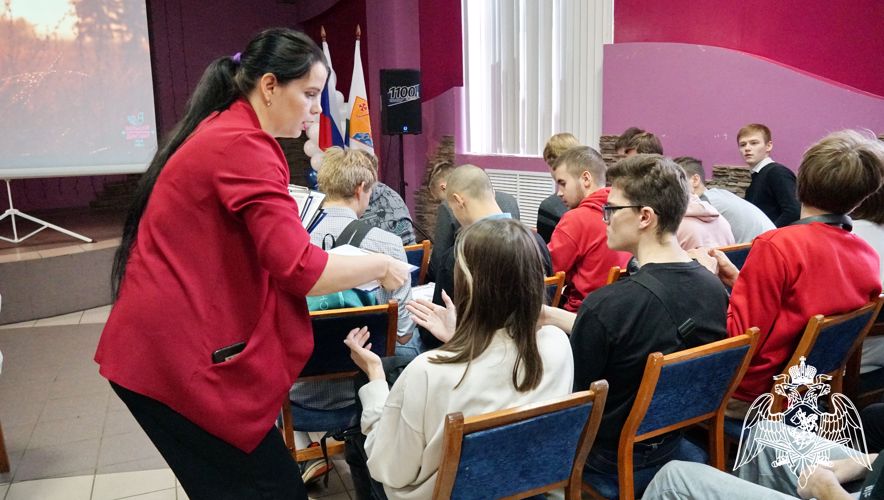 В Кирове росгвардейцы приняли участие в международной просветительской акции «Большой этнографический диктант-2022»