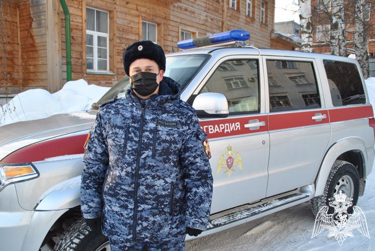 В Кирове росгвардейцы задержали подозреваемого в хулиганстве 