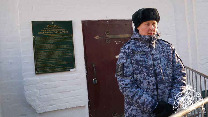В Кировской области росгвардейцы обеспечили безопасность граждан во время крещенских богослужений