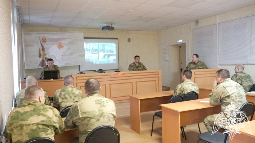 Кировские росгвардейцы посетили музей воинской славы