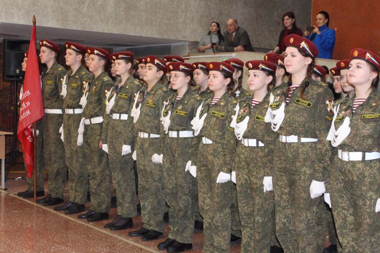 В Кирове в городском конкурсе знаменных групп лидировали подшефные Росгвардии