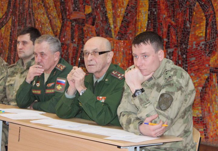 В Кирове в городском конкурсе знаменных групп лидировали подшефные Росгвардии