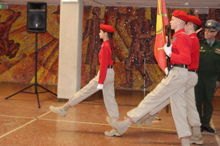 В Кирове в городском конкурсе знаменных групп лидировали подшефные Росгвардии