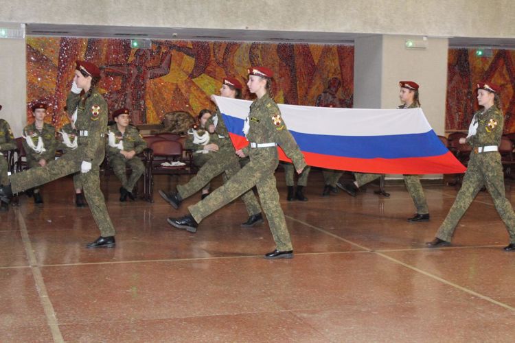 В Кирове в городском конкурсе знаменных групп лидировали подшефные Росгвардии