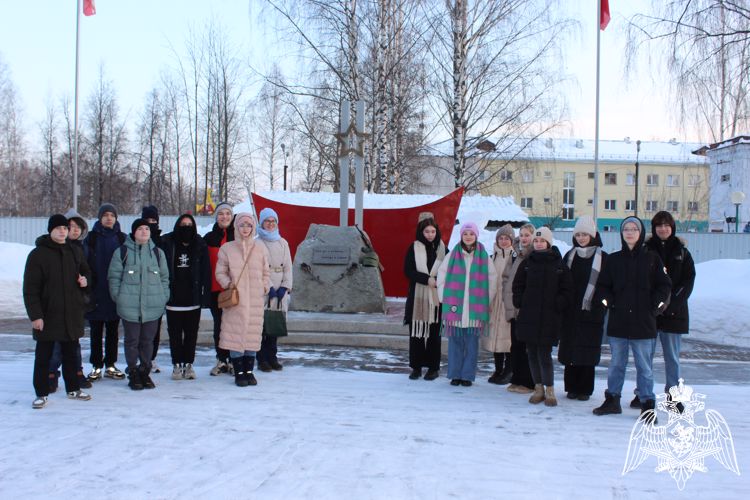  В Кирове подшефные ОМОН «Вятич» Росгвардии поздравили бойцов с Днем защитника Отечества  