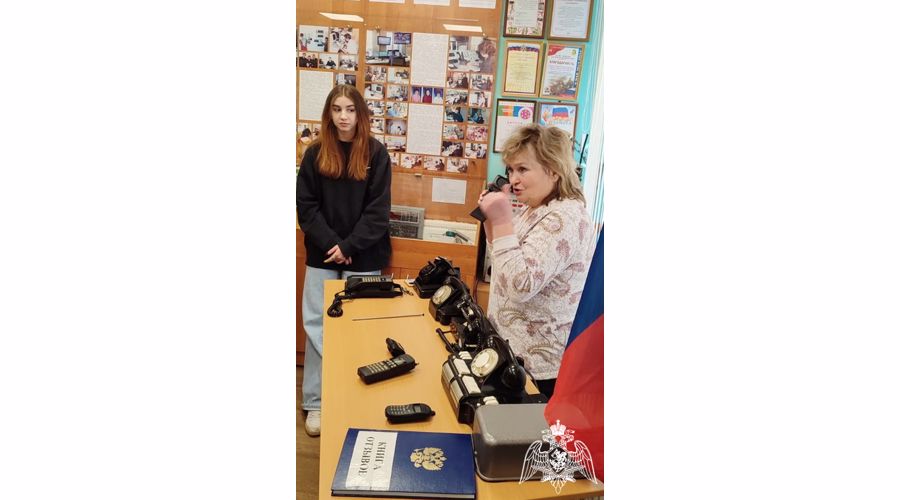 В Кирове росгвардейцы провели День открытых дверей для подшефных школьников