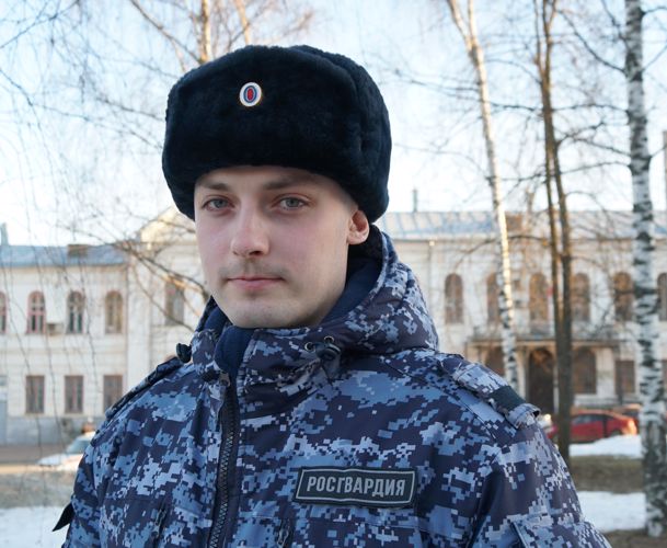 Голосуем за наших! В Кирове росгвардеец Илья Клопот принимает участие в конкурсе «Герой нашего города»