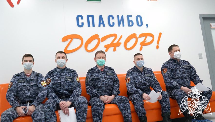 Кировские росгвардейцы стали донорами плазмы крови