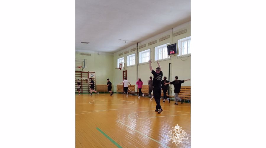 В Кирове росгвардейцы провели для подшефных урок физкультуры