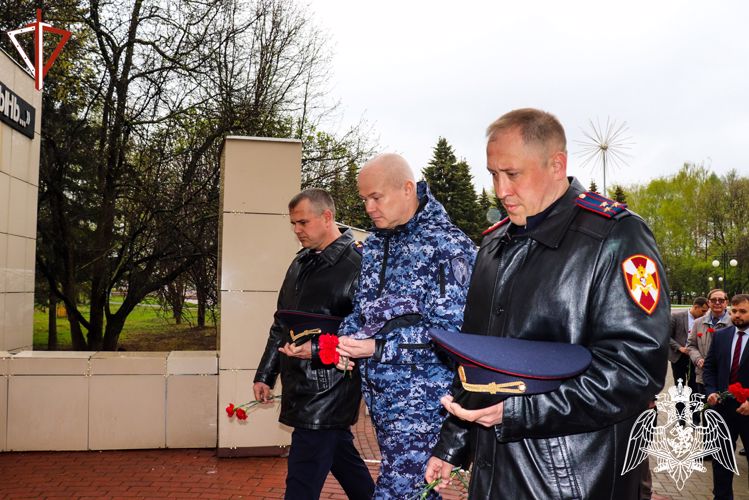 Память жертв радиационных катастроф и аварий почтили росгвардейцы Приволжья