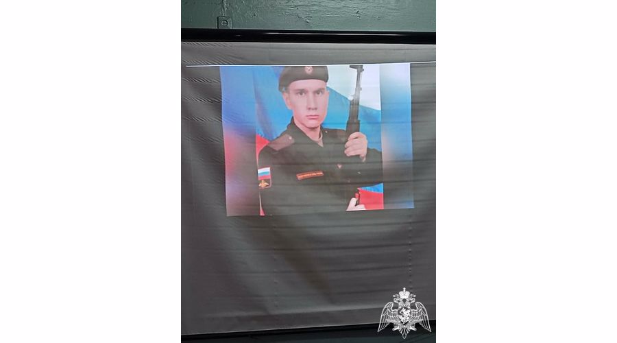 В Кирове сотрудники Росгвардии приняли участие в церемонии открытия парты Героя
