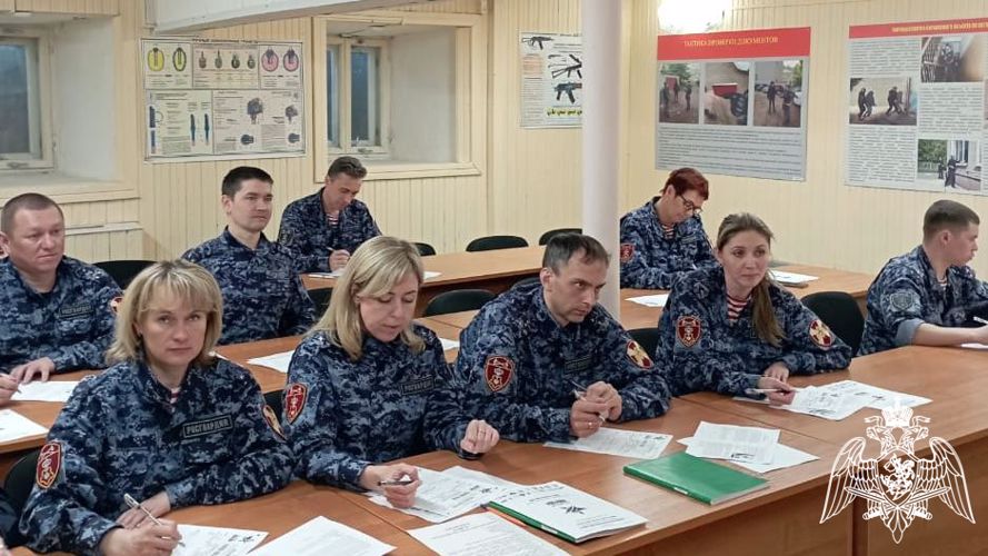 В Кирове росгвардейцы приняли участие в акции «Диктант Победы»