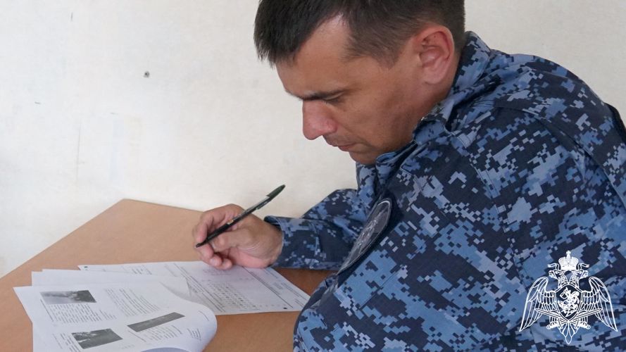 В Кирове росгвардейцы приняли участие в акции «Диктант Победы»