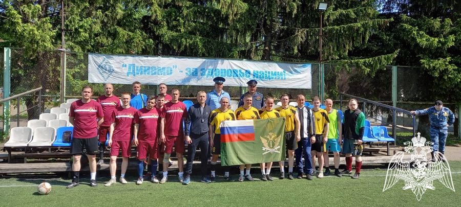 В Кирове прошел товарищеский футбольный матч между росгардейцами и судебными приставами