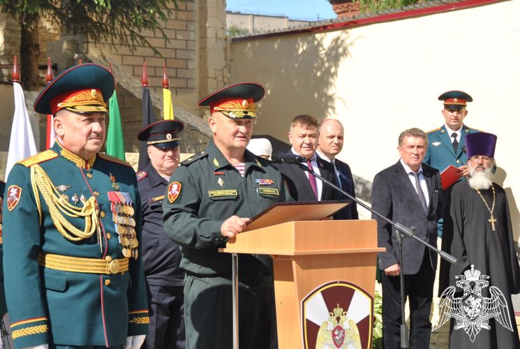 В Кирове состоялась торжественная церемония вручения Боевого знамени кировскому соединению Росгвардии
