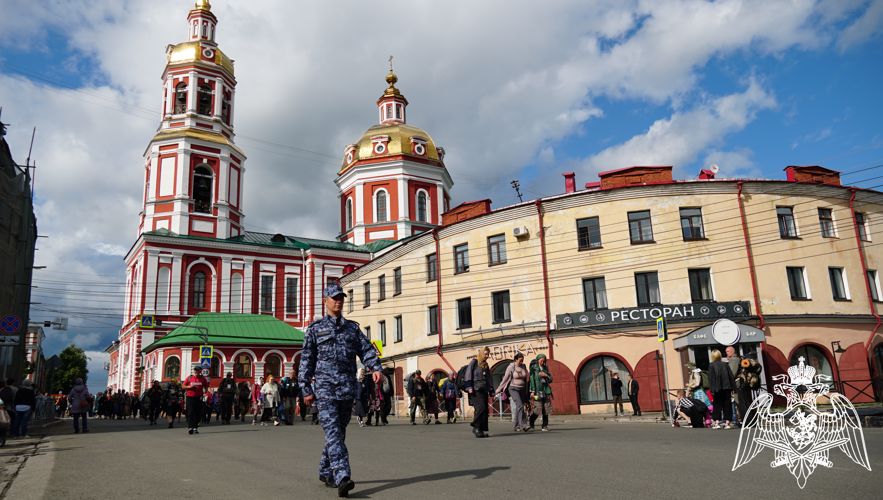 В Кировской области росгвардейцы обеспечили безопасность участников Великорецкого крестного хода 