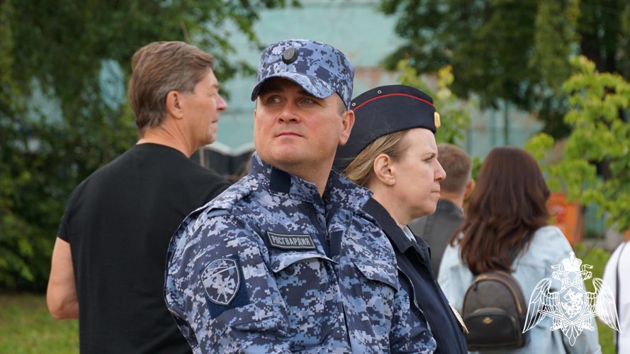 Росгвардейцы обеспечили охрану правопорядка в День молодежи