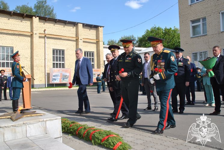 В Кирове состоялась торжественная церемония вручения Боевого знамени кировскому соединению Росгвардии