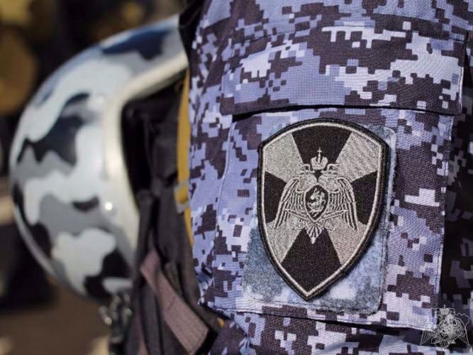 В Кирове росгвардейцы задержали граждан, подозреваемых в кражах и находящихся в розыске