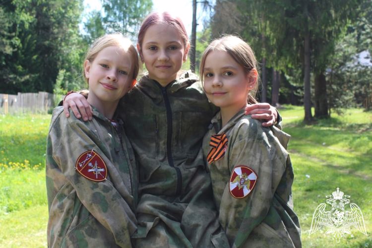 Медики военного госпиталя Росгвардии стали инструкторами курсантов профильной смены «Юнармейское лето»