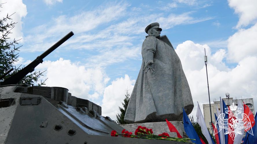 Сотрудники и ветераны Росгвардии почтили память погибших товарищей