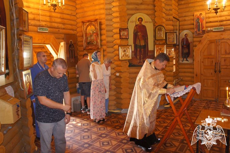 В Кирове росгвардейцы приняли участие в торжественном молебне в честь святого князя Владимира