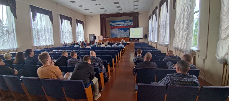 Восток - дело тонкое. В Кирове росгвардейцы посетили лекцию российского общества «Знание»