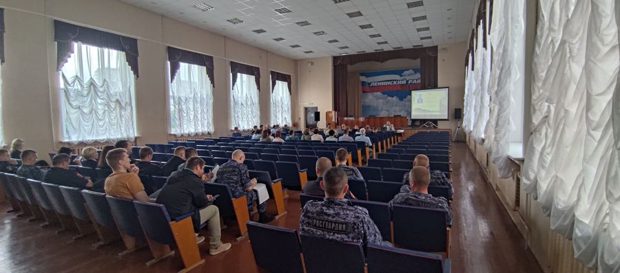 Восток - дело тонкое. В Кирове росгвардейцы посетили лекцию российского общества «Знание»