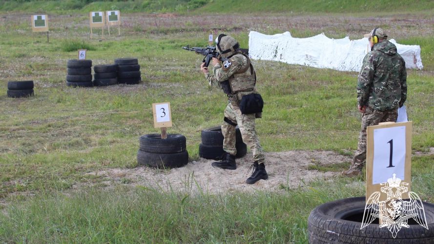 В Кирове подведены итоги турнира по тактической стрельбе среди сотрудников спецподразделений