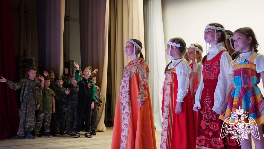 Участники православной смены «Благовестник» передали ОМОН письма для росгвардейцев, выполняющих служебно-боевые задачи в ходе СВО 
