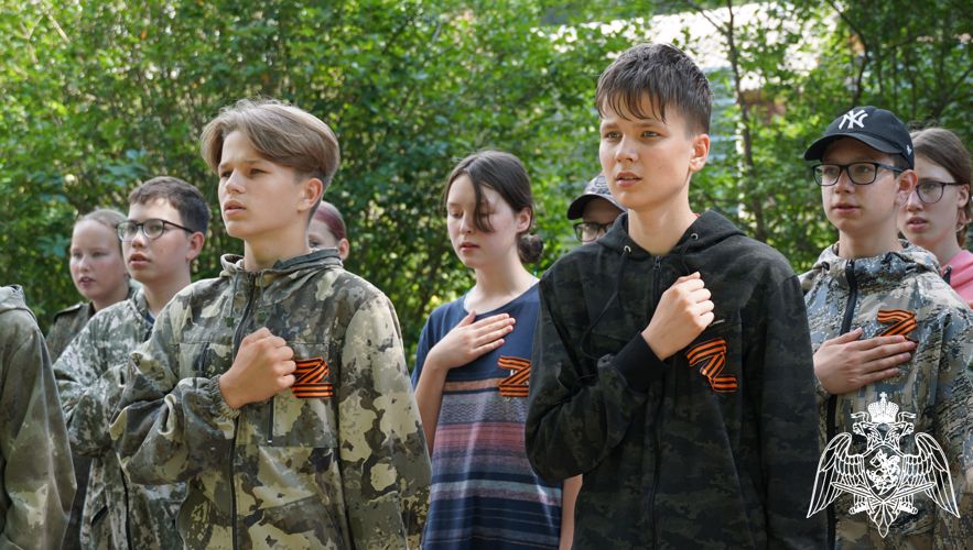 Участники православной смены «Благовестник» передали ОМОН письма для росгвардейцев, выполняющих служебно-боевые задачи в ходе СВО 