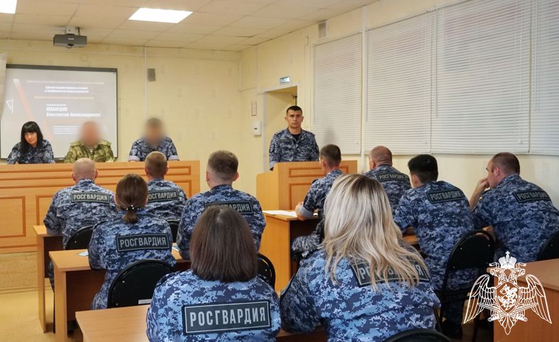 В Управлении Росгвардии по Кировской области прошел единый день правовых знаний