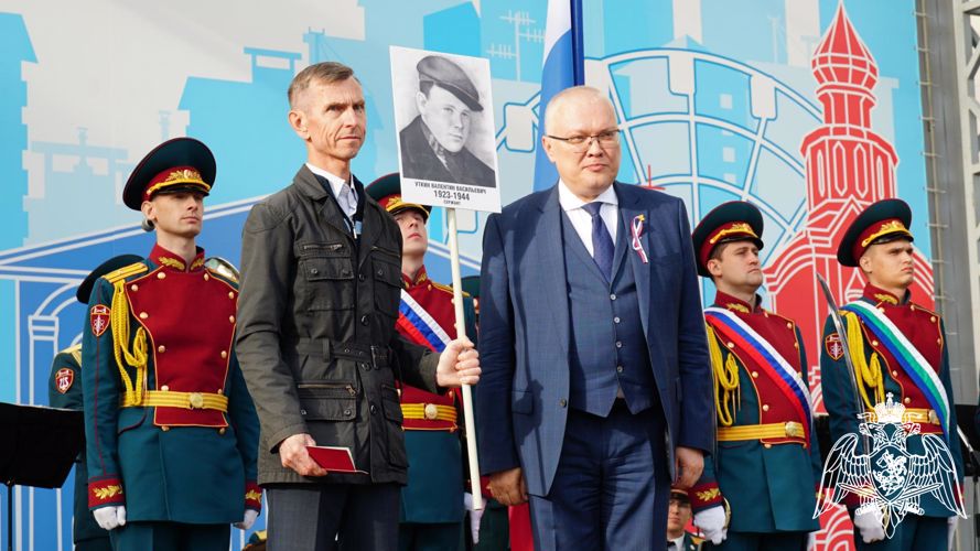Оркестр Росгвардии «Северная звезда» порадовал кировчан концертом ко Дню Государственного флага
