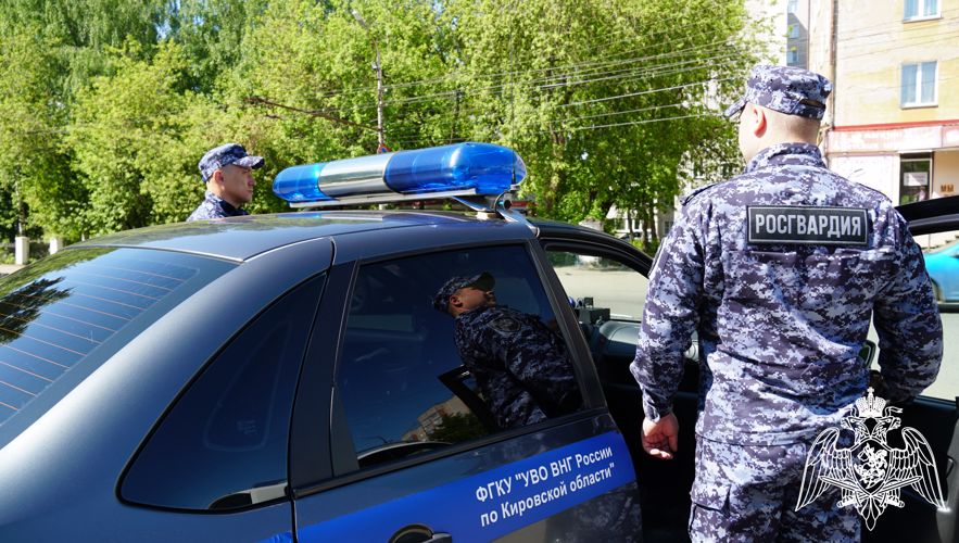 В Кирове росгвардейцы задержали подозреваемого в краже 16 тысяч рублей