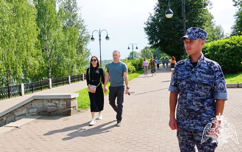В Кирове росгвардейцы обеспечили безопасность в День ВДВ